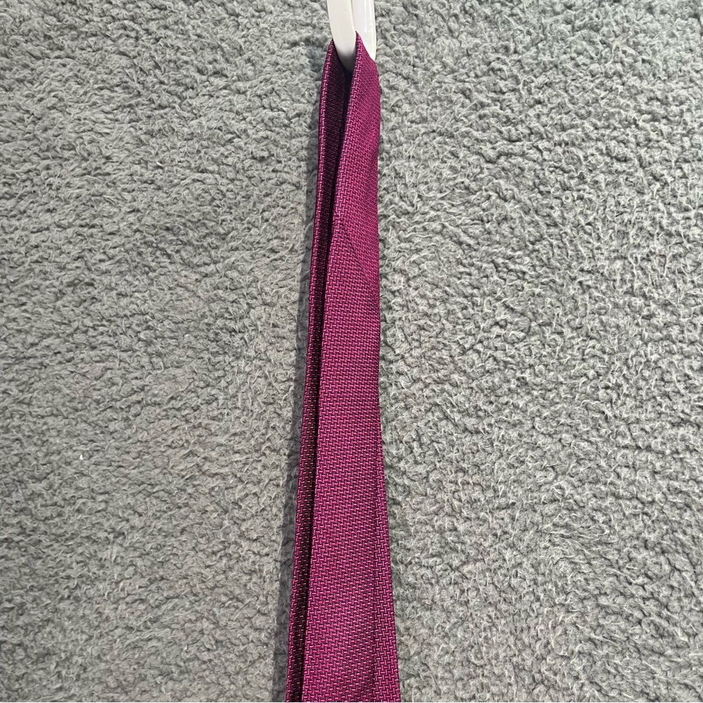 Brooks Brothers Deep Red Tie - Picture 4 of 7